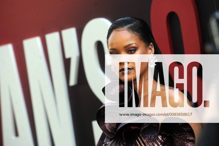 NEW YORK, NY - JUNE 05: Rihanna attends the Ocean s 8 World Premiere at Alice Tully Hall on June 5, 2018 in New York City. ...People: Rihanna Manhattan United States Of America - ZUMAs214 20180606_zba_s214_038