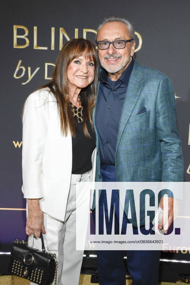 Abb Christine Stumph und Wolfgang Stumph Ehepaar auf dem Teppich bei der Welt Premiere der neuen Grand Show Blinded by delight im Friedrichstadt-Palast am 08.10.2025 in Berlin Berlin Deutschland