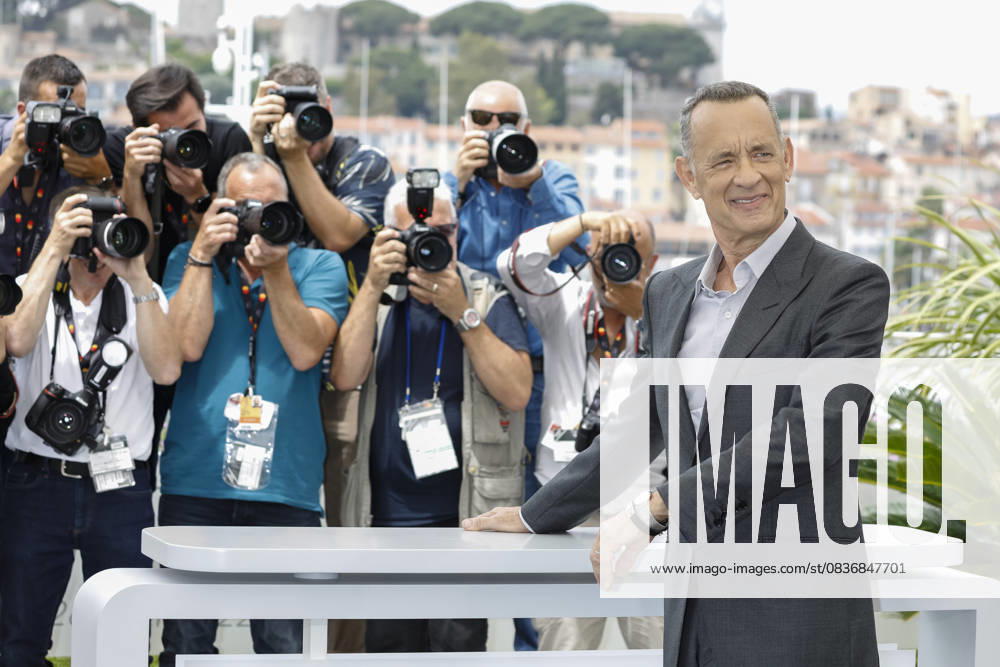 2022 Cannes Film Festival May 26, 2022, Cannes, France: Tom Hanks poses at the photocall of Elvis during the 75th Annual Cannes Film Festival at Palais des Festivals in Cannes, France, on 26 May 2022. Photo: Alec Michael