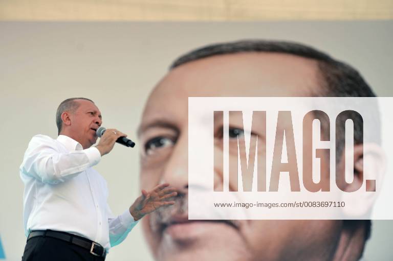 (180609) -- ANKARA, June 9, 2018 -- Turkish President Recep Tayyip Erdogan addresses an election rally of the ruling Justice and Development Party (AKP) in Ankara, Turkey, on June 9, 2018. ) TURKEY-ANKARA-ERDOGAN-ELECTION-RALLY MustafaxKaya