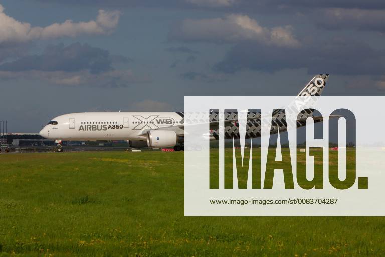 DEU, Deutschland, Brandenburg, Schönefeld, 25.04.2018: ILA Berlin Air Show, Internationale Luft- und Raumfahrtausstellung Berlin - F-WWCF Airbus Industrie Airbus A350-941 - nach der Flugvorführung