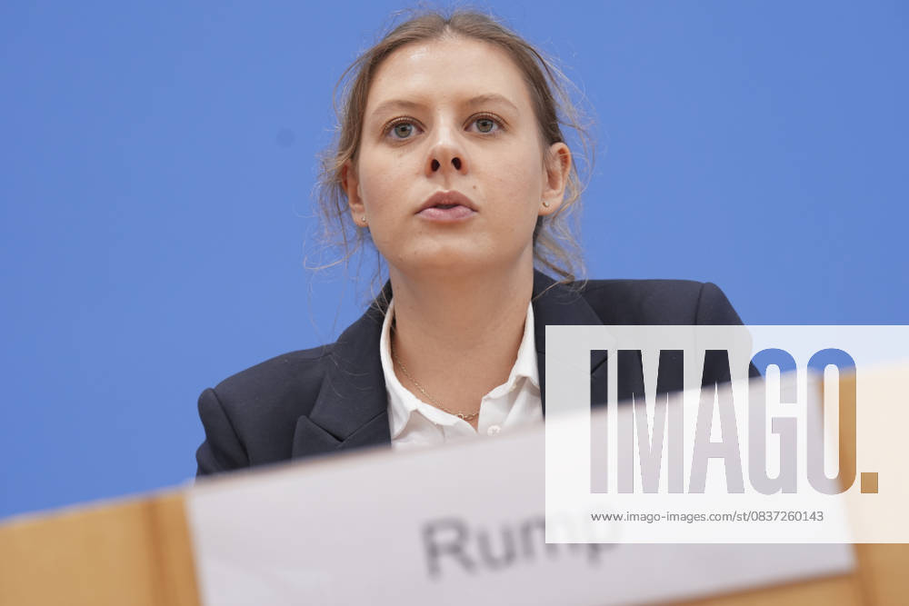 Bundespressekonferenz, Jahresbericht 2024 des Petitionsausschusses Daniela Rump (Obfrau der SPD) im Portrait bei ihren Ausfuerungen zum Jahresberichts 2024 des Petitionsausschusses in der Bundespressekonferenz, Berlin, 15.10.2025 Berlin Berlin Deutschland