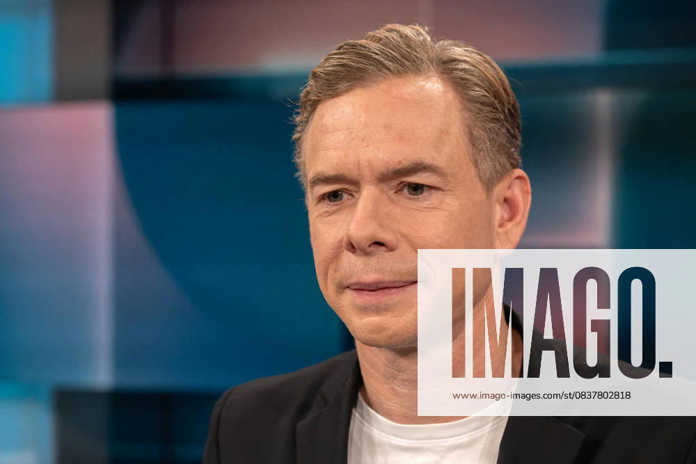 Hart aber fair aus Köln am 20. Oktober 2025. Im Bild Luigi Mark Schieritz, Wirtschaftsjournalist bei der ZEIT. Die Preise für Lebensmittel und Dienstleistungen sind in den vergangenen Jahren massiv angestiegen. Im Verbund mit dem exorbitanten Anstieg der Mietpreise stellt das für die Gering- und Mittelverdienenden Menschen ein existentielles Problem dar. Was kann die Politik dagegen tun? Köln Nordrhein-Westfalen Deutschland