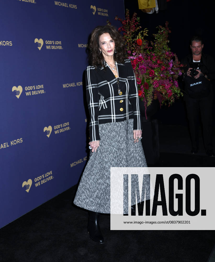 Lynda Carter attends God s Love We Deliver 2025 Golden Heart Awards Celebration. Held at Cathedral Church of St. John the Divine in New York. Zuma Press October 20, 2025. New York United States - ZUMAp281 20251020_zea_p281_165