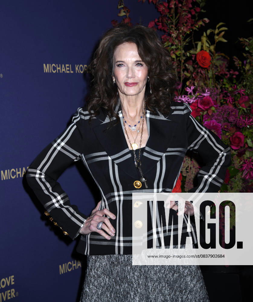 Lynda Carter attends God s Love We Deliver 2025 Golden Heart Awards Celebration. Held at Cathedral Church of St. John the Divine in New York. Zuma Press October 20, 2025. New York United States - ZUMAp281 20251020_zea_p281_159