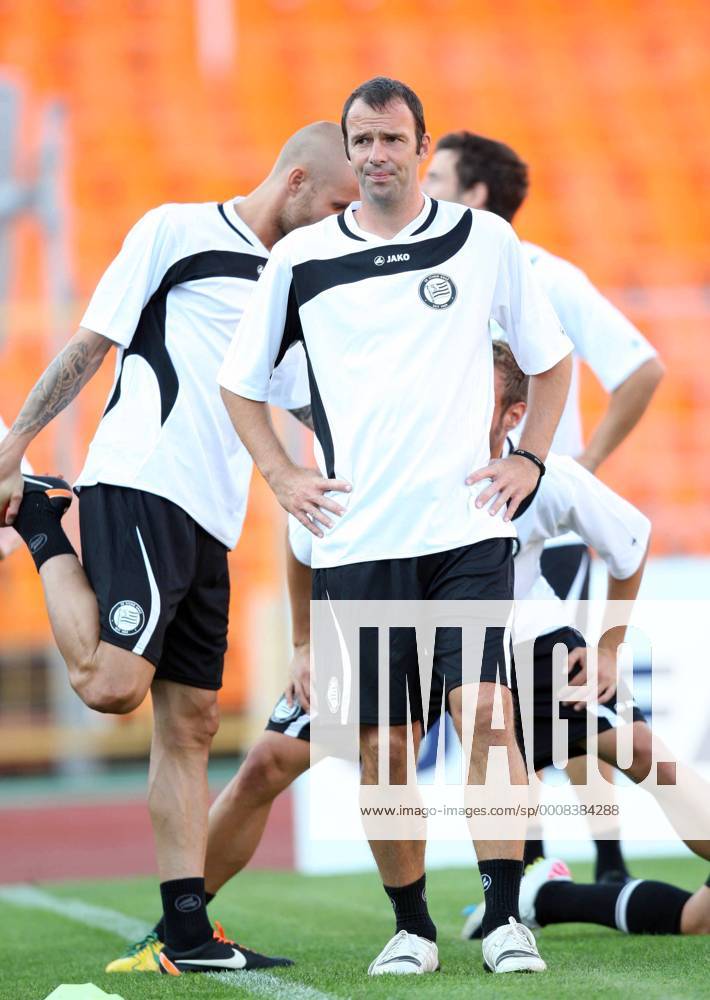 FUSSBALL - UEFA CL Play Off, Borisov vs Sturm, Vorberichte, Training MINSK,WEISSRUSSLAND,15.AUG.11 - FUSSBALL - UEFA Champions League, Play Off, FC BATE Borisow vs SK Sturm Graz, Vorberichte, Abschlusstraining. Bild zeigt Mario Haas (Sturm).
