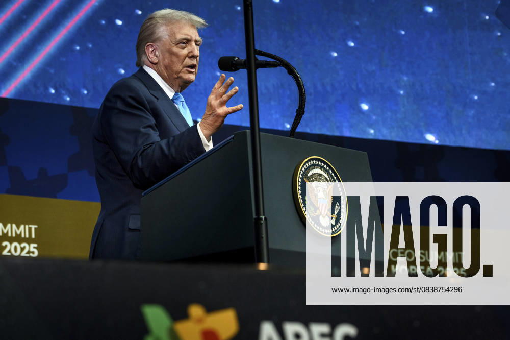 U.S. President Donald Trump, delivers remarks at the Asia-Pacific Economic Cooperation CEO Summit luncheon at the Gyeongju Arts Center, October 29, 2025 in Gyeongju, South Korea. Gyeongju South Korea - ZUMAp138 20251029_zaa_p138_021