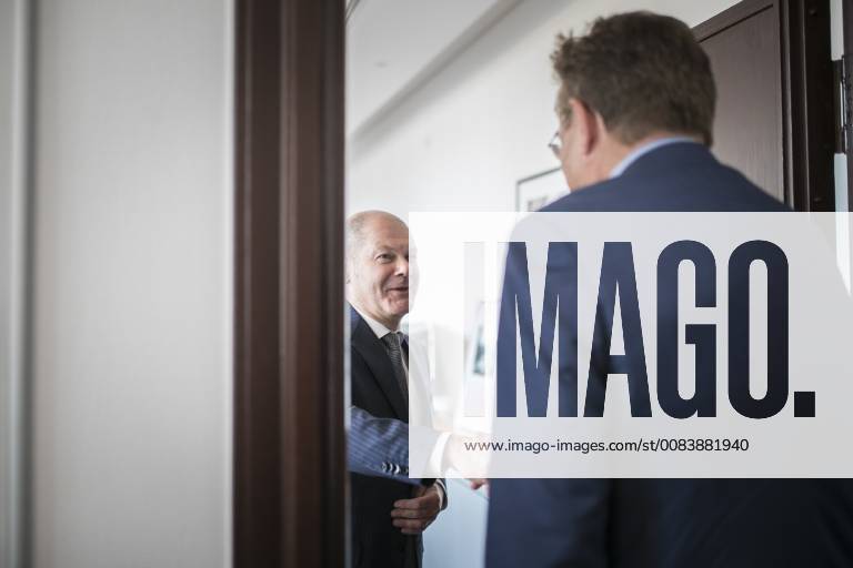 Bundesfinanzminister Olaf Scholz (L), SPD, trifft Johan Van Overtveldt, Finanzminister von Belgien, in Berlin, 18.06.2018. Berlin Germany