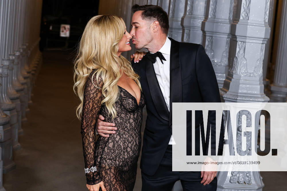 14th Annual LACMA Art + Film Gala 2025 Paris Hilton and husband Carter Reum arrive at the 14th Annual LACMA (Los Angeles County Museum of Art) Art + Film Gala 2025 presented by Gucci held at the Los Angeles County Museum of Art in Museum Row, Miracle Mile, Los Angeles, California, United States. Los Angeles County Museum of Art, Museum Row, Miracle Mile, Los Angeles, California, USA California United States
