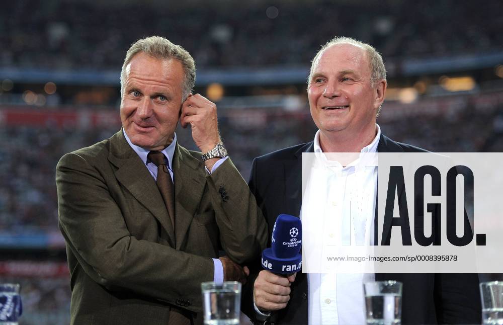 FUSSBALL CHAMPIONS LEAGUE SAISON 2011 2012 Qualifikation 17.08.2011 FC Bayern München - FC Zürich Vorstandsvorsitzender Karl Heinz Rummenigge, Präsident Uli Hoeness (v. li., FC Bayern München)
