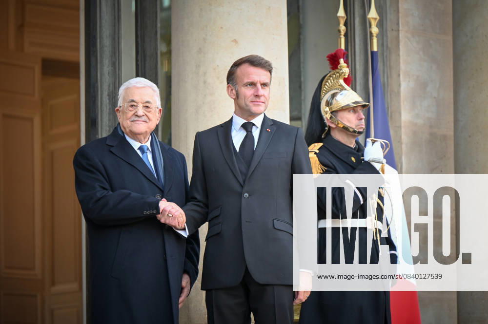 French president Emmanuel Macron welcomes Mahmoud Abbas at Elysee Palace 450581 2025 11 11