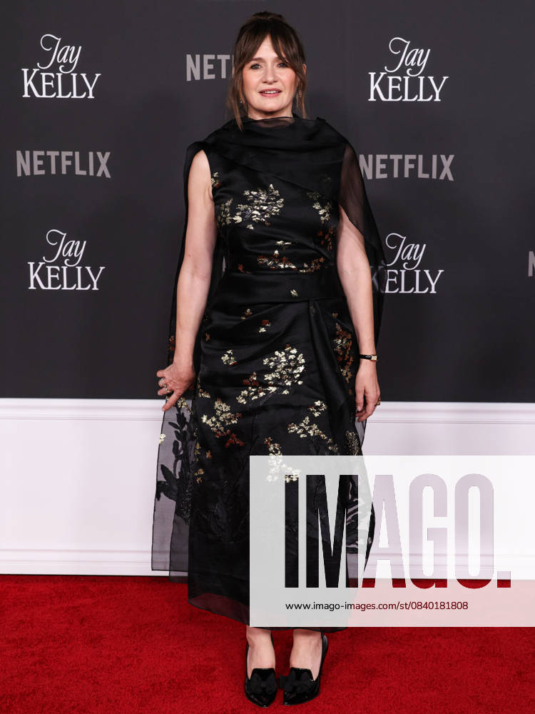 Los Angeles Premiere Of Netflix s Jay Kelly HOLLYWOOD, LOS ANGELES, CALIFORNIA, USA - NOVEMBER 11: English-American actress, writer, producer, and director Emily Mortimer arrives at the Los Angeles Premiere Of Netflix s Jay Kelly held at The Egyptian Theatre Hollywood on November 11, 2025 in Hollywood, Los Angeles, California, United States., Credit:Xavier Collin Avalon United States, California, Hollywood, The Egyptian Theatre Hollywood