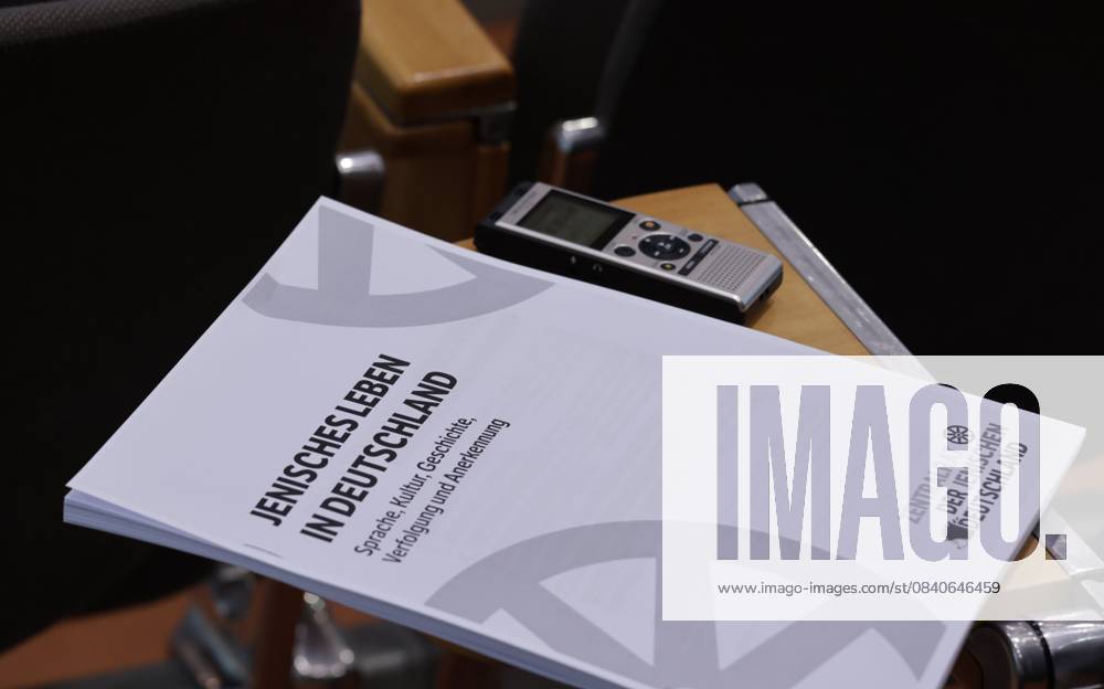 Deutschland, Berlin, Bundespressekonferenz, Thema: Jenische fordern Anerkennung als Minderheit in Deutschland