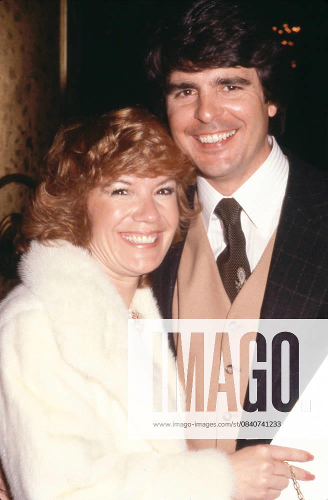 Vikki Carr and Mike Nielsen . Record Date Not Recorded.