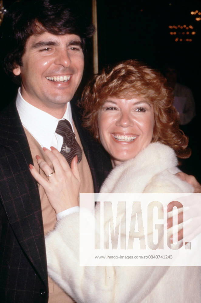 Vikki Carr and Mike Nielsen . Record Date Not Recorded.