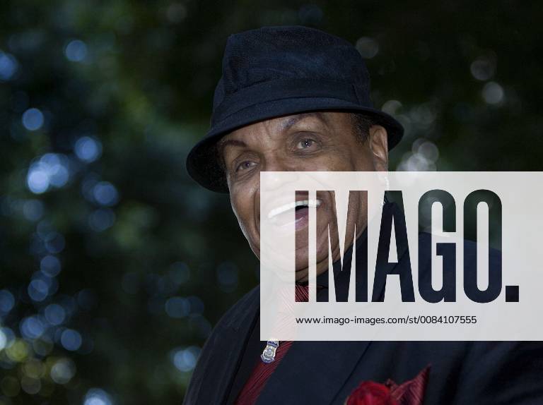 Los Angeles, California, United States of America - Joe Jackson, the music manager and patriarch of the world-famous Jackson family and father of 11, died early Wednesday June 27, 2018 of pancreatic cancer. He was 89. FILE PHOTO: Joe Jackson, father of the late Michael Jackson leaves the courthouse after a procedural hearing for Dr. Conrad Murray at the Los Angeles Criminal Court on Monday, April 5, 2010, in Los Angeles, California. JAVIER ROJAS PI Los Angeles United States of America - ZUMAp124 20180629_zaa_p124_001
