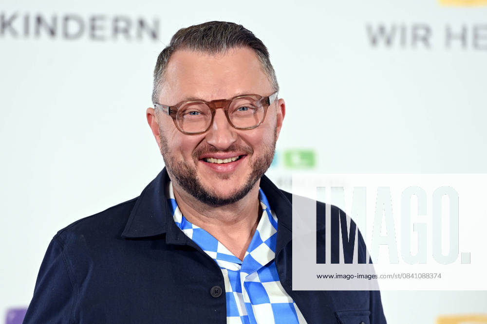 Sebastian LEGE, Koch, Moderator, Portraet, Porträt, Portrait, Angeschnittenes Einzelbild, Einzelmotiv, 30. RTL Spendenmarathon Wir helfen Kindern , Fernsehen, 20.-21.11.2025 in Huerth, Deutschland,