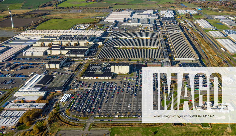 Luftbild, PKW Logistik, Volkswagenwerk Firmengelände und PKW Parkplatz, Larrelt, Emden, Norddeutschland, Ostfriesland, Niedersachsen, Deutschland !ACHTUNGxMINDESTHONORARx60xEURO!