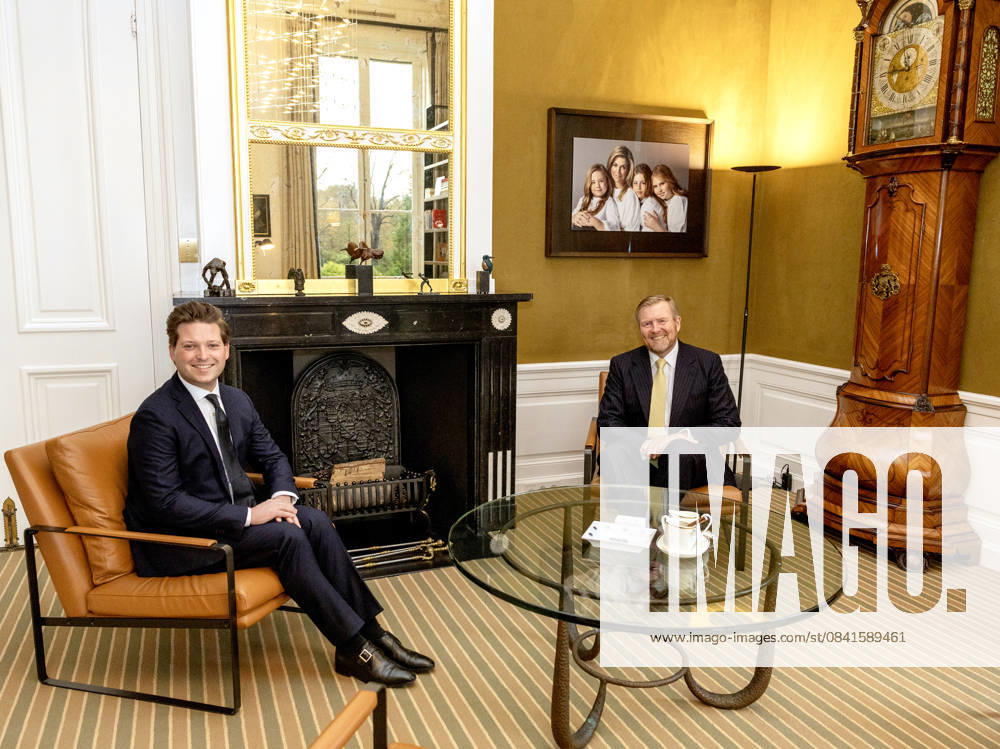 HtB King Willem-Alexander during a meeting with Thom van Campen new chairman of the House of Representative, voorzitter Tweede kamer, at palace Huis ten Bosch in The Hague. Â