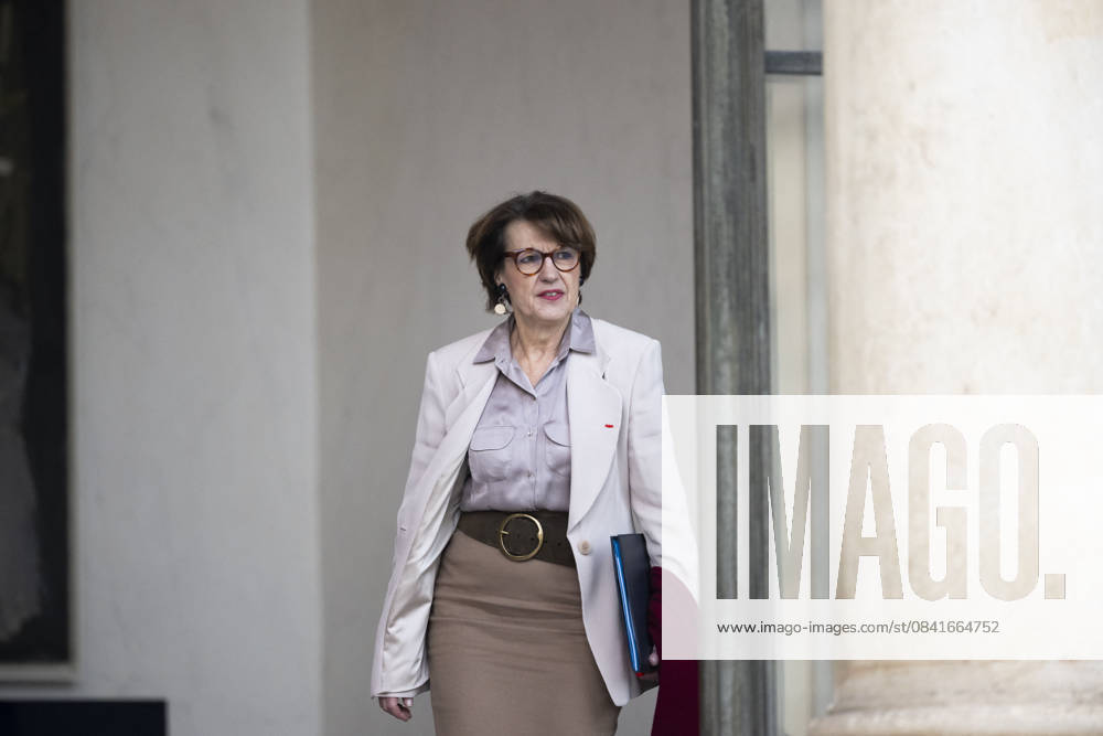 Weekly Cabinet Meeting - Paris France s Agriculture Minister Annie Genevard leaves the Elysee Palace, in Paris after the weekly cabinet meeting, on November 26, 2025.Photo by Eliot Blondet ABACAPRESS.COM Paris France France