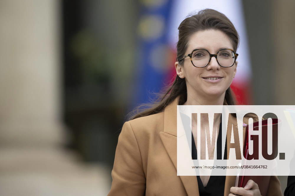 Weekly Cabinet Meeting - Paris France s junior Minister in charge of equality Aurore Berge leaves the Elysee Palace, in Paris after the weekly cabinet meeting, on November 26, 2025. Photo by Eliot Blondet ABACAPRESS.COM Paris France France