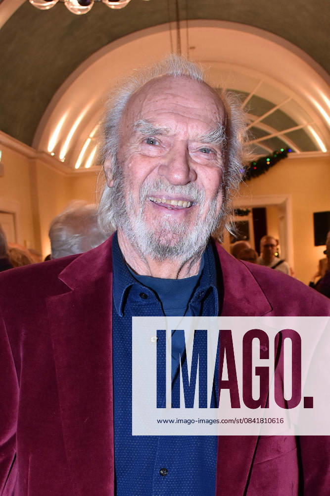 Achim Wolff bei der Der Neurosen-Kavalier Theater Premiere im Schlossparktheater am 29.11.2025 in Berlin Der Neurosen-Kavalier Theater Premiere in Berlin