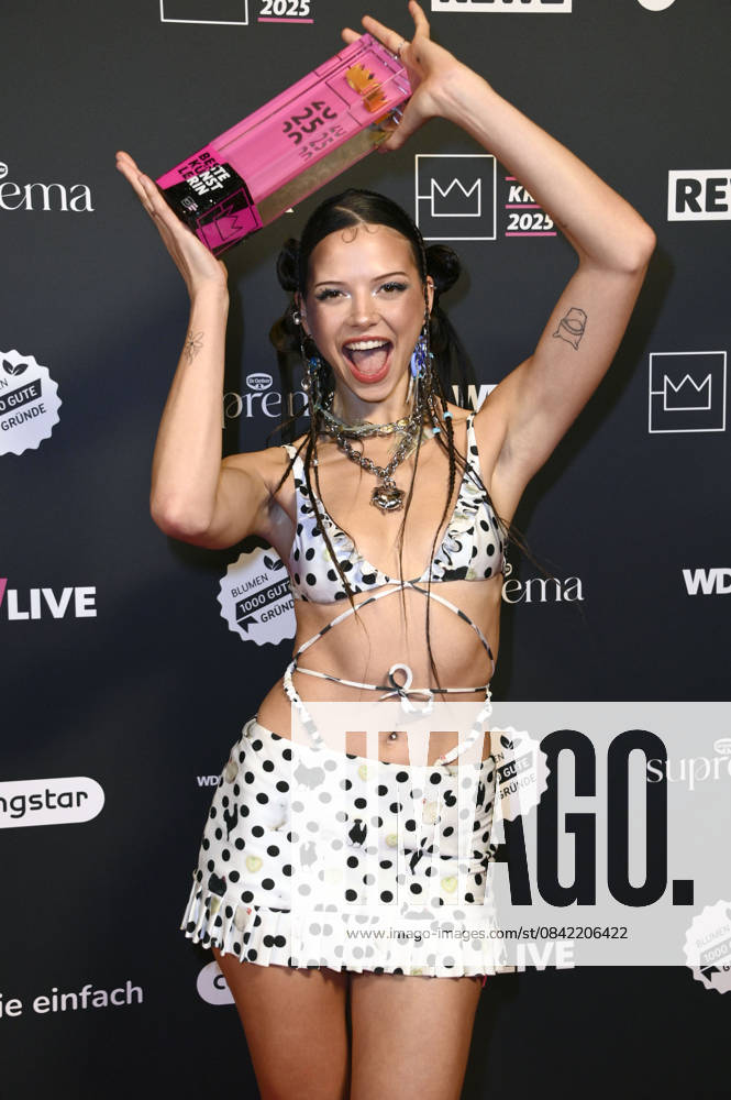 Nina Chuba bei der 26. Verleihung der 1Live Krone 2025 im Lokschuppen. Bielefeld