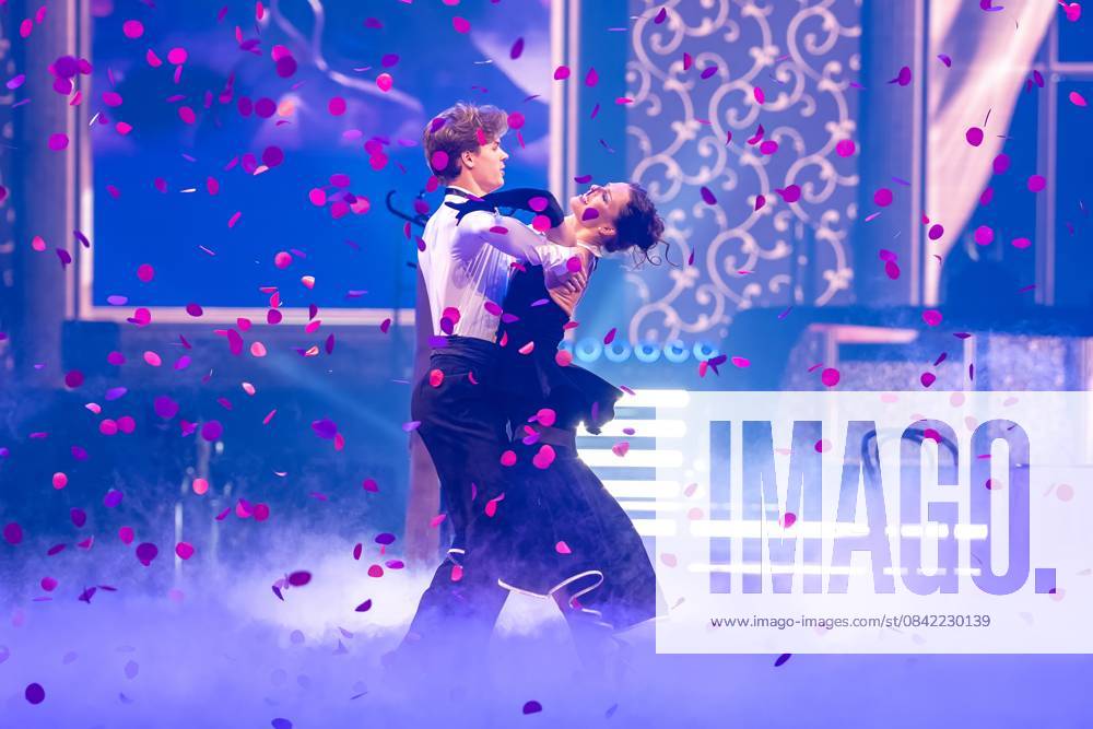 Lets DanceLive - Die Tour 2025 Taliso Engel und Patricija Ionel bei der Lets Dance Live Tour am 04.12.2025 in der SAP Arena Mannheim. Mannheim SAP Arena Baden-Württemberg