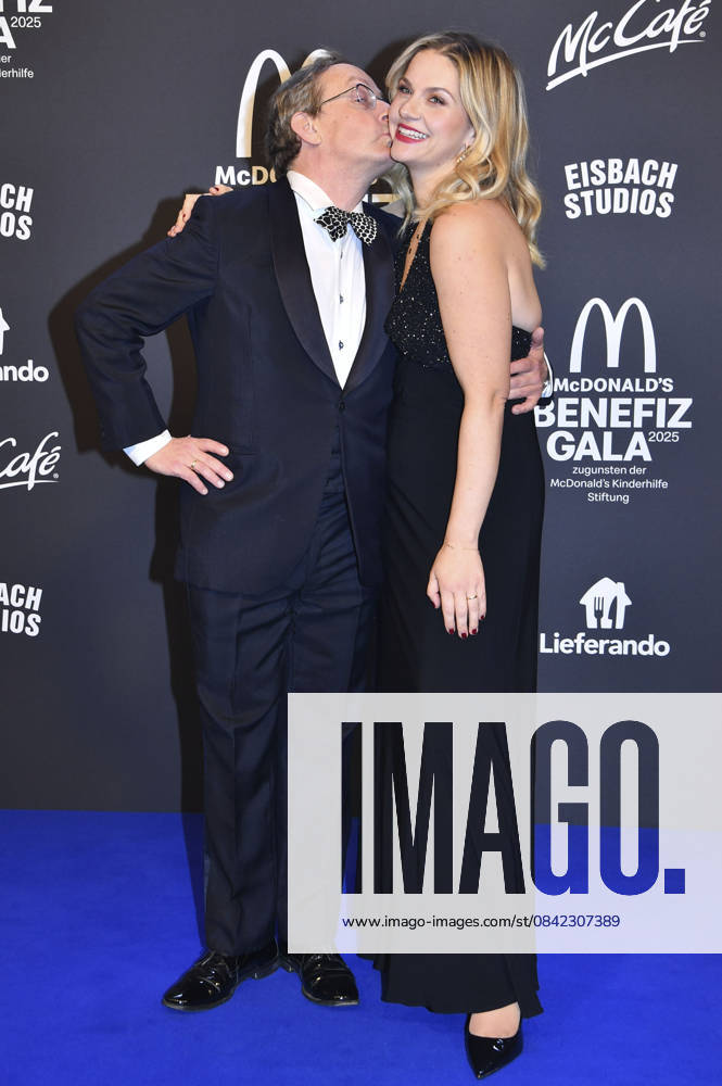 Wigald Boning mit Ehefrau Teresa Boning bei der 20. McDonald s Benefiz Gala zugunsten der McDonald s Kinderhilfe Stiftung in den Eisbach Studios. München