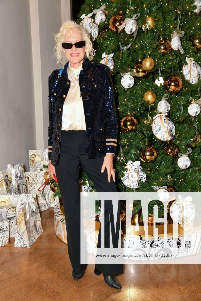 HFC Christmas Party - Paris Ellen von Unwerth attends the HFC (Haute Fragrance Company) Christmas Party at the Musée des Arts décoratifs in Paris on December 11, 2025. Photo by Shootpix ABACAPRESS.COM Paris France