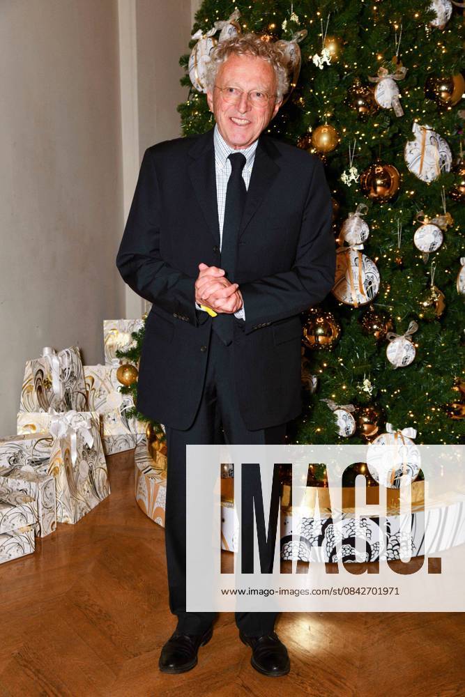 HFC Christmas Party - Paris Nelson Montfort attends the HFC (Haute Fragrance Company) Christmas Party at the Musée des Arts décoratifs in Paris on December 11, 2025. Photo by Shootpix ABACAPRESS.COM Paris France