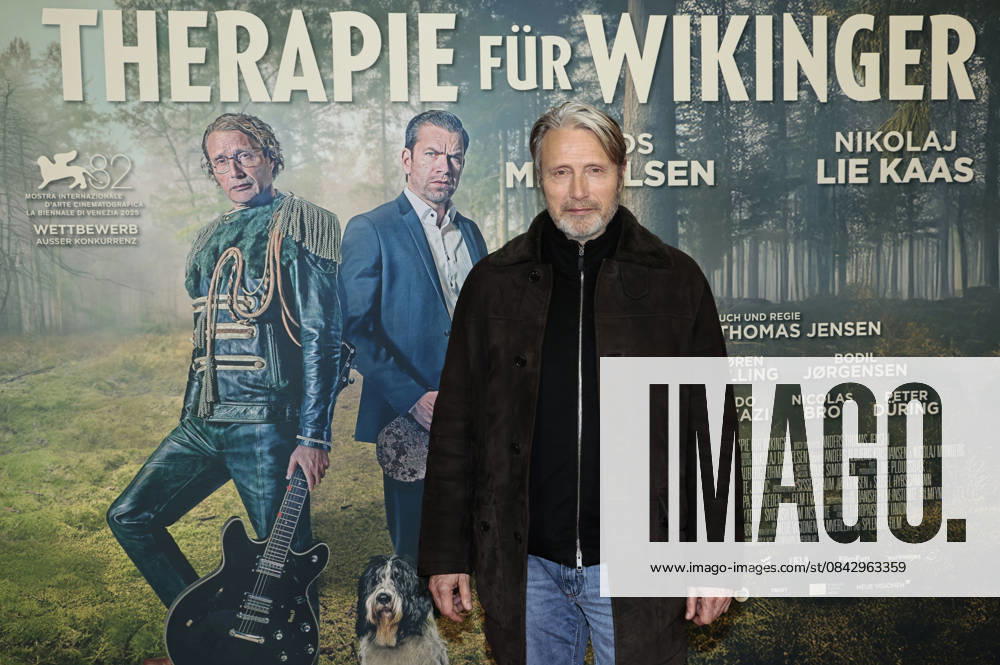 Mads Mikkelsen bei der Premiere des Kinofilms Therapie für Wikinger Den sidste viking The Last Viking im Kino im Delphi-Filmpalast. Berlin