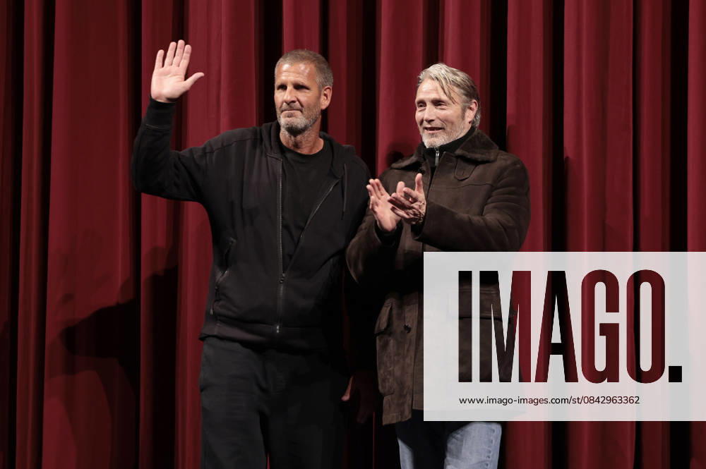 Anders Thomas Jensen und Mads Mikkelsen bei der Premiere des Kinofilms Therapie für Wikinger Den sidste viking The Last Viking im Kino im Delphi-Filmpalast. Berlin