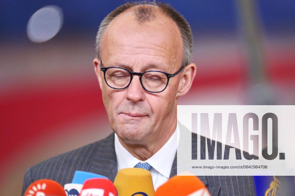 Brüssel, Belgien, 18.12.2025: Europa-Gebäude: EU-Gipfel: Bundeskanzler Friedrich Merz (CDU) bei einem Pressestatement vor Beginn
