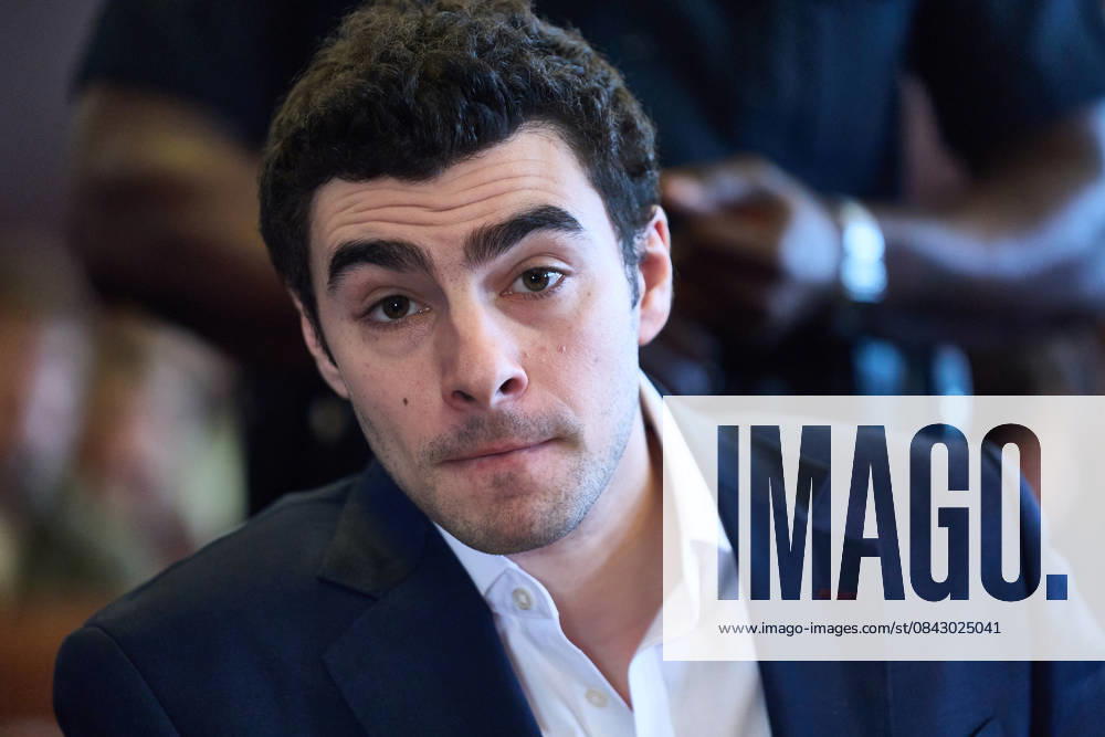 Luigi Mangione appears in Manhattan Supreme Court for a suppression hearing in the the murder of UHC CEO Brian Thompson on Tuesday, December 16 2025 in New York City. Pool NYX20251218102 CurtisxMeans