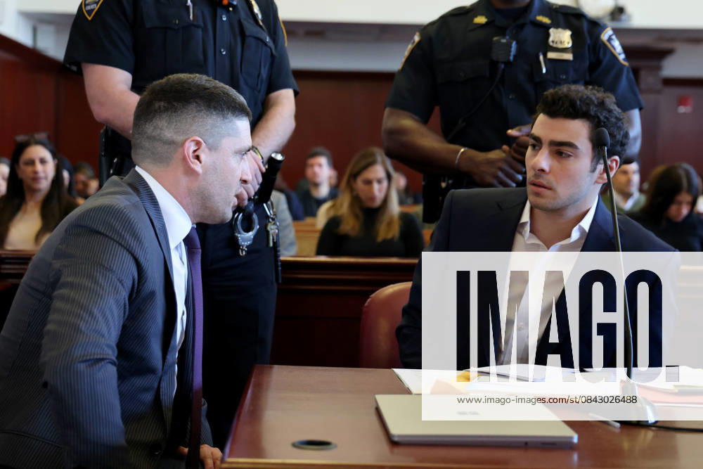 Luigi Mangione confers with his attorney, Jacob Kaplan, as he appears in Manhattan Supreme Court for a suppression hearing in the murder of UHC CEO Brian Thompson on Tuesday, December 18, 2025 in New York City. Pool NYX20251218111 LuizxC.xRibeiro