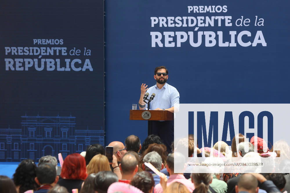 President Gabriel Boric leads the award ceremony of the President of the Republic Awards for National Music and Performing Arts 2025 Jonnathan Oyarzun Aton Chile, Santiago Chile Aton 1113036