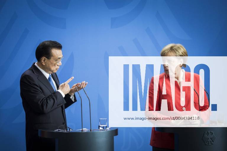 Bundeskanzlerin Angela Merkel (R), CDU, und Li Keqiang, Ministerpraesident von China, aufgenommen im Rahmen einer Pressekonferenz bei den deutsch-chinesischen Regierungskonsultationen in Berlin, 09.07.2018. Berlin Deutschland