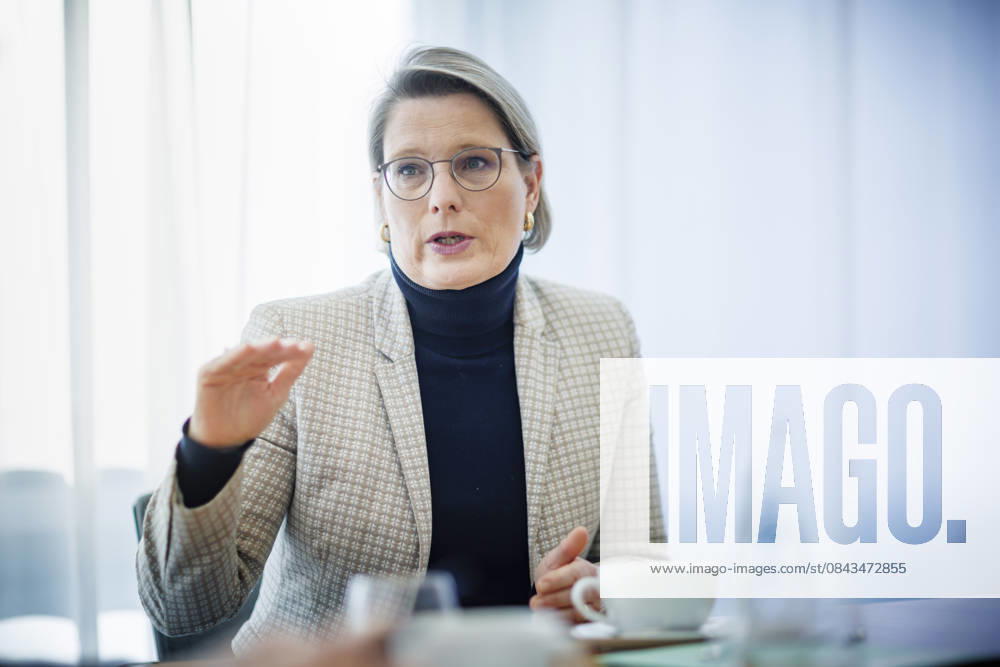 Stefanie Hubig (SPD), Bundesministerin fuer Justiz und Verbraucherschutz, aufgenommen im Rahmen eines Interviews. Berlin, 17.12.2025. Berlin Deutschland