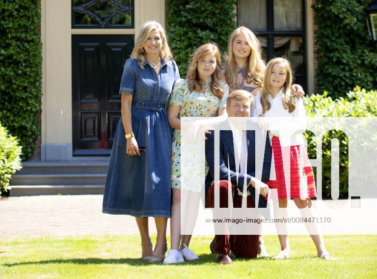 Wassenaar Queen Maxima and King Willem-Alexander with Princess Amalia and Princess Alexia and Princess Ariane pose for the media during the annual photo session at villa Eikenhorst at the Horsten estate in Wassenaar.