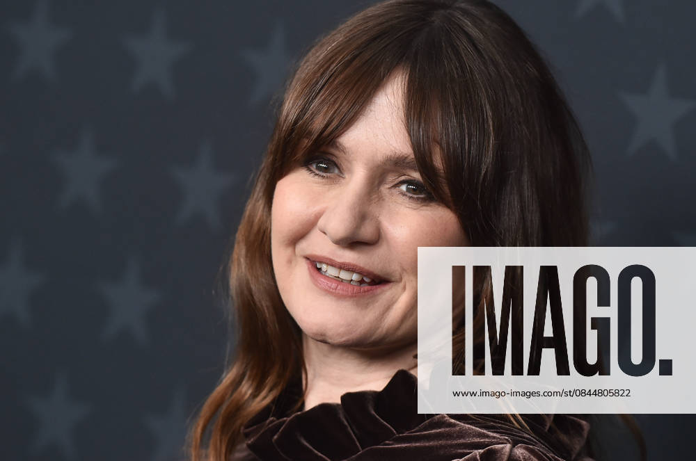 31st Annual Critics Choice Awards - Arrivals Emily Mortimer arriving to 31st Annual Critics Choice Awards - Arrivals at Barker Hanger on January 04, 2026 in Santa Monica, CA. Santa Monica Barker Hanger California USA