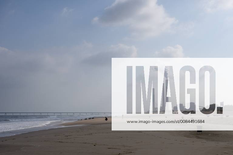 Zikim, Israel - ZIKIM, ISRAEL - July 15, 2018: (ISRAEL OUT) The popular beach of Zikim, located near the Israel-Gaze border, is seen empty of bathers, as a cease-fire holds after day of intense Israel-Hamas fighting. Zikim Israel - ZUMAn230 20180715_zaa_n230_034