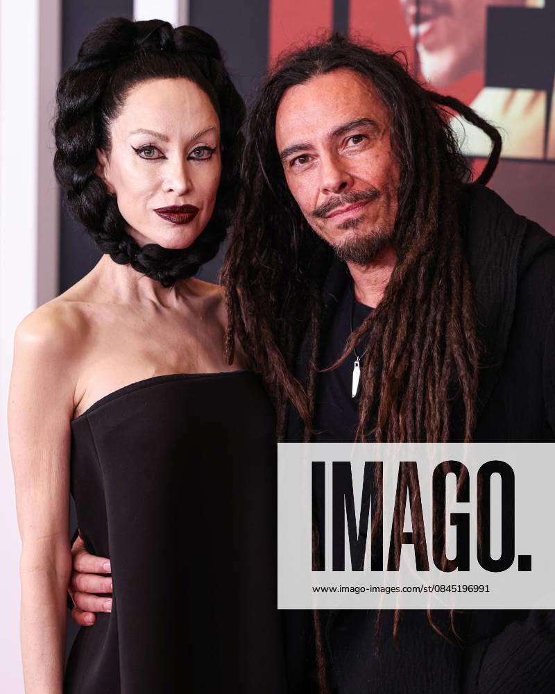 Los Angeles Premiere Of Row K Entertainment s Dead Man s Wire LOS ANGELES, CALIFORNIA, USA - JANUARY 07: Evis Xheneti Shaffer and husband James Shaffer of American nu metal band Korn arrive at the Los Angeles Premiere Of Row K Entertainment s Dead Man s Wire held at AMC The Grove 14 on January 7, 2026 in Los Angeles, California, United States., Credit:Xavier Collin Avalon United States, California, Los Angeles, AMC The Grove 14