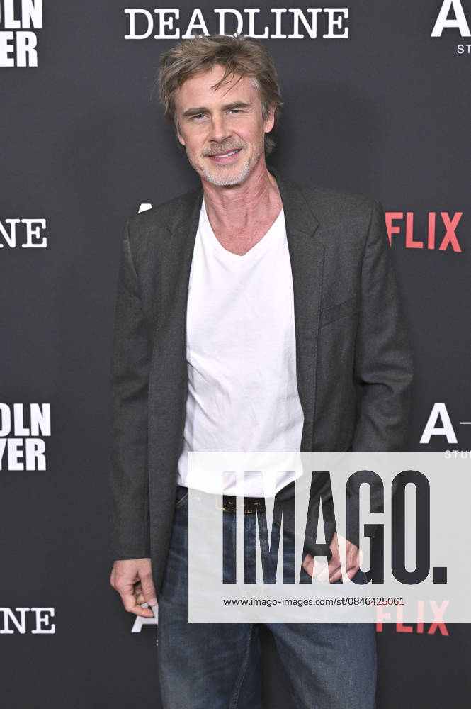 Sam Trammell bei der Premiere der 4. Staffel der Netflix-Serie The Lincoln Lawyer auf der PMC Rooftop Terrace . West Hollywood