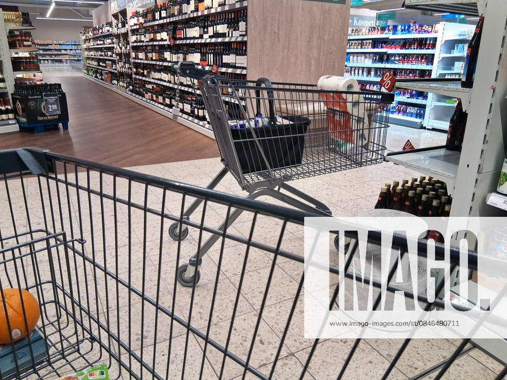 Marktkauf - Einkauf zu Zeiten von Inflation. Marktkauf - Einkauf in einem Supermarkt oder Discounter