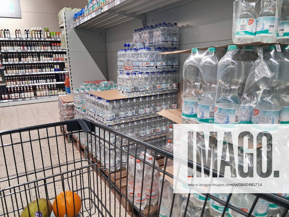 Marktkauf - Einkauf zu Zeiten von Inflation. Marktkauf - Einkauf in einem Supermarkt oder Discounter
