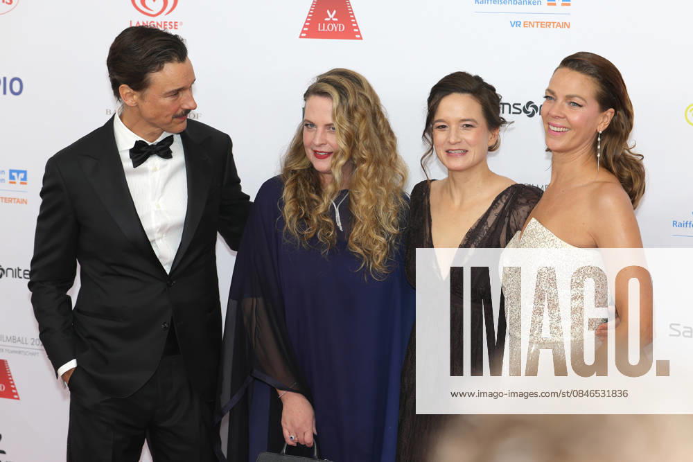 Deutscher Filmball 2026 Florian David Fitz, Diana Amft, Gast und Jessica Schwarz auf dem roten Teppich. 50. Deutscher Filmball 2026 am 24.01.2026 im Hotel Bayerischer Hof in München. Bayern, Deutschland.