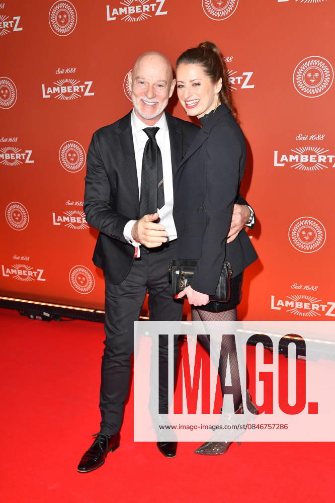 Simon Licht mit Frau Tina Rottensteiner bei 25 Jahre LAMBERTZ MONDAY NIGHT 2026 - A Celebration of Sweetness, Glamour and Passion in den MMC-Studios in Köln am 02.02.2026