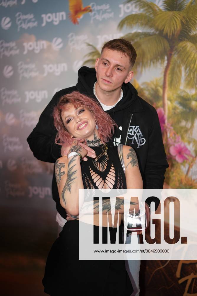 Promis unter Palmen Premiere 2026. Edith Stehfest und Freund Damian Beyert bei der Premiere des Realityformats Promis unter Palmen im CINENOVA Koeln am 04.02.2026. Koeln CINENOVA Nordrhein-Westfalen