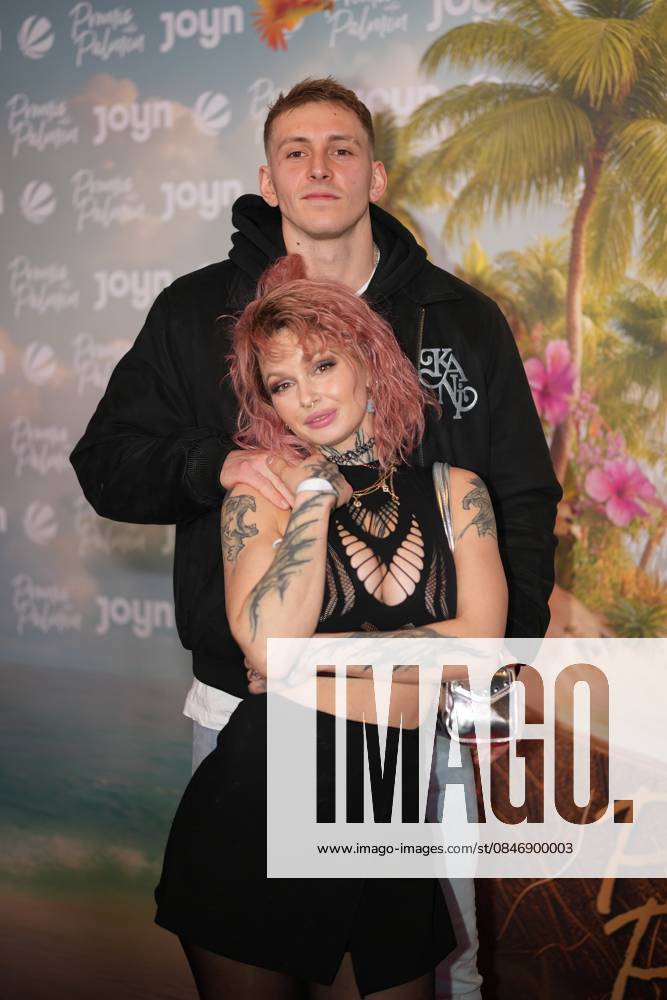 Promis unter Palmen Premiere 2026. Edith Stehfest und Freund Damian Beyert bei der Premiere des Realityformats Promis unter Palmen im CINENOVA Koeln am 04.02.2026. Koeln CINENOVA Nordrhein-Westfalen